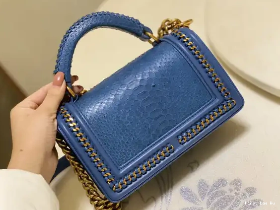 First Bag Ru BOY CHANEL BAG 20CM 0504